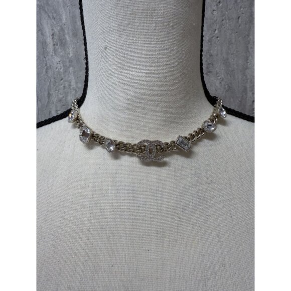 Chanel Gold-Tone Crystal Embellished Chain Necklace With CC Logo Pendant - Picture 11 of 11